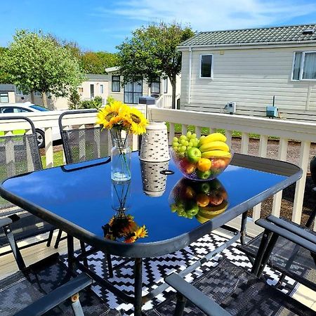 Luxury Woodland Retreat Holiday Home - Shorefield Country Park Downton  Exteriör bild